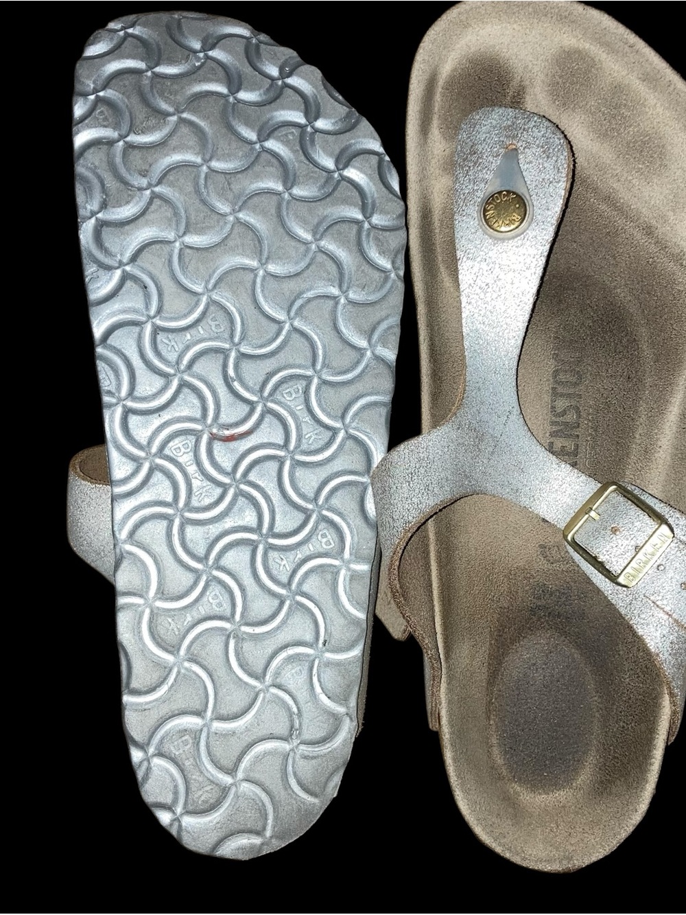 Birkenstock Gizeh. Size 8 - 8.5. M 39 Leather. Silver.